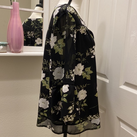 Macy’s Fever Women’s Floral Blouse - Picture 5 of 10